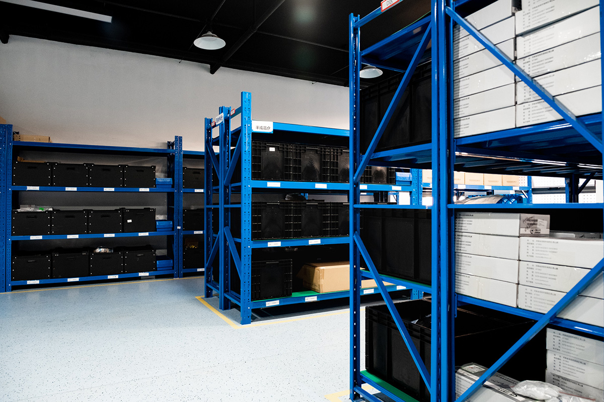 公司物(wù)料倉庫一(yī)角